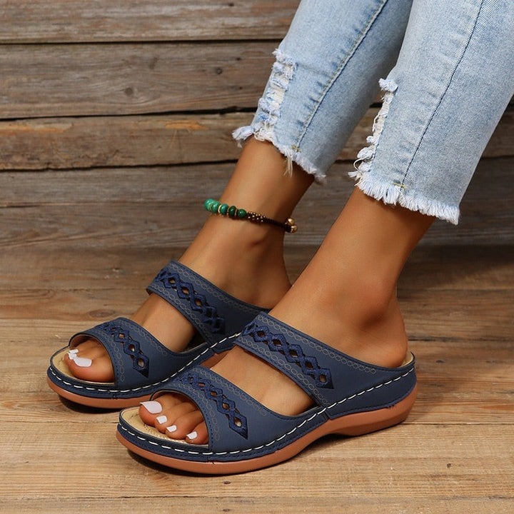 Orthopaedic sandals for women