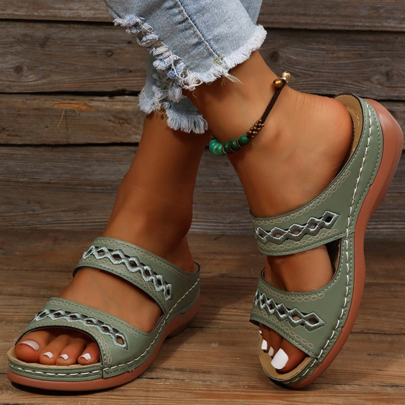 Orthopaedic sandals for women