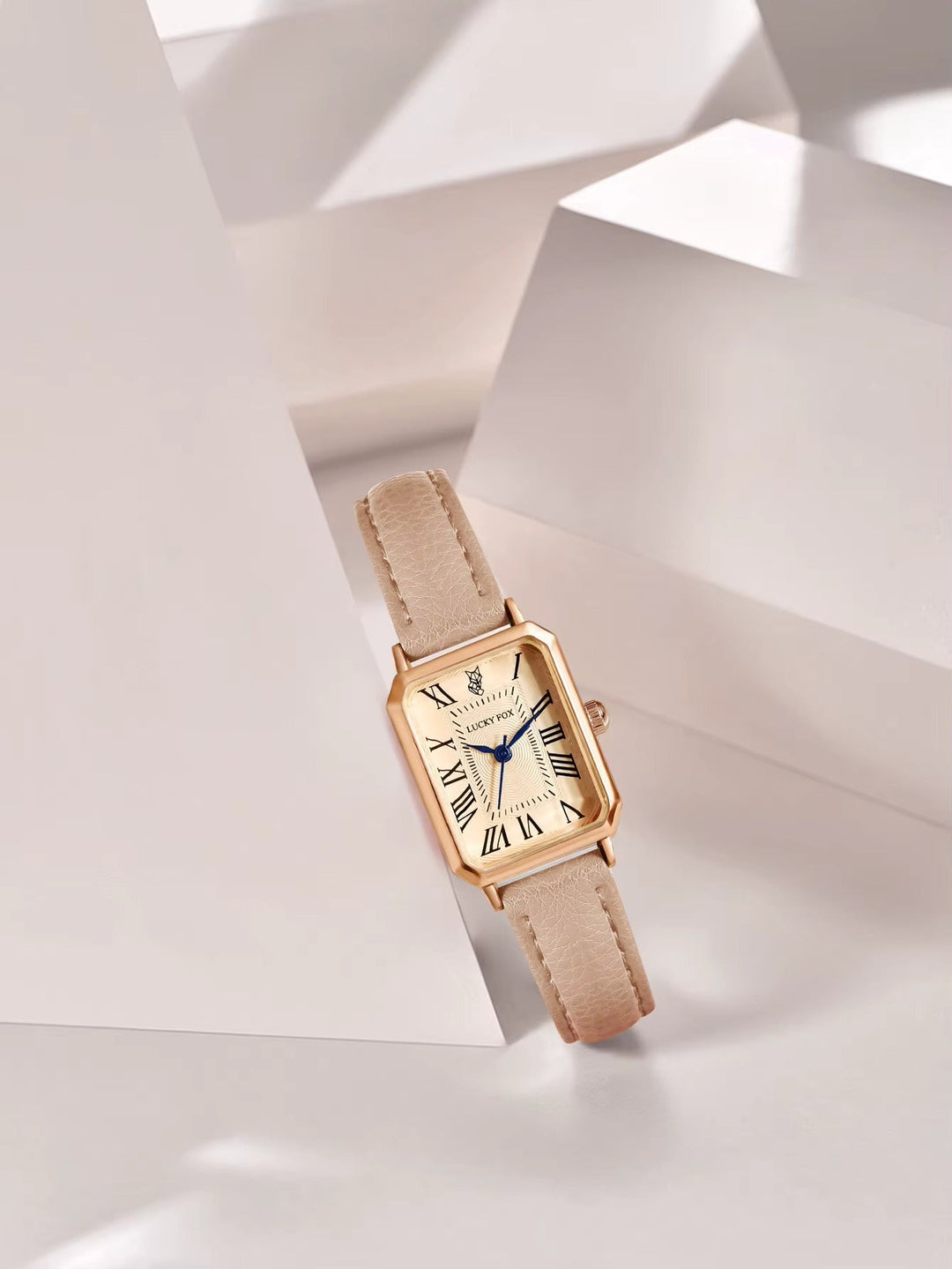 Square dial fashion watch