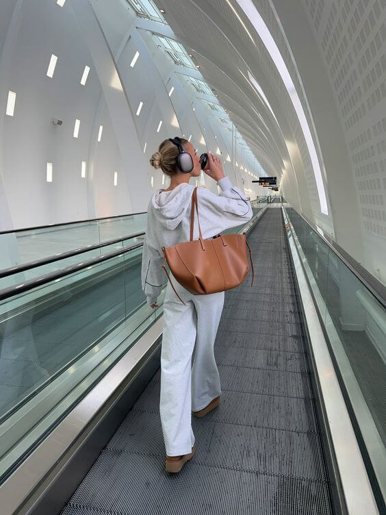 Jasmina | Shapely tote bag with side gathers